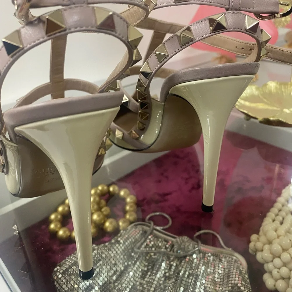 Valentino Two-Tone Rockstud T-Strap Pointed Pumps in Ivory and Nude - Picture 2 of 9